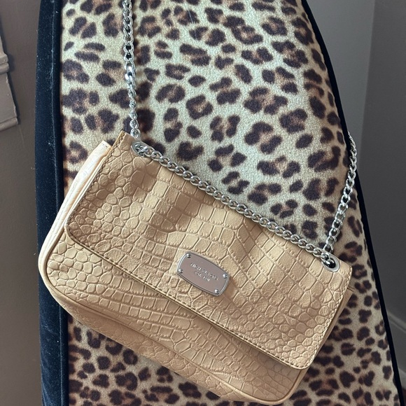 Michael Kors envelope chain bag. Used - Picture 1 of 4